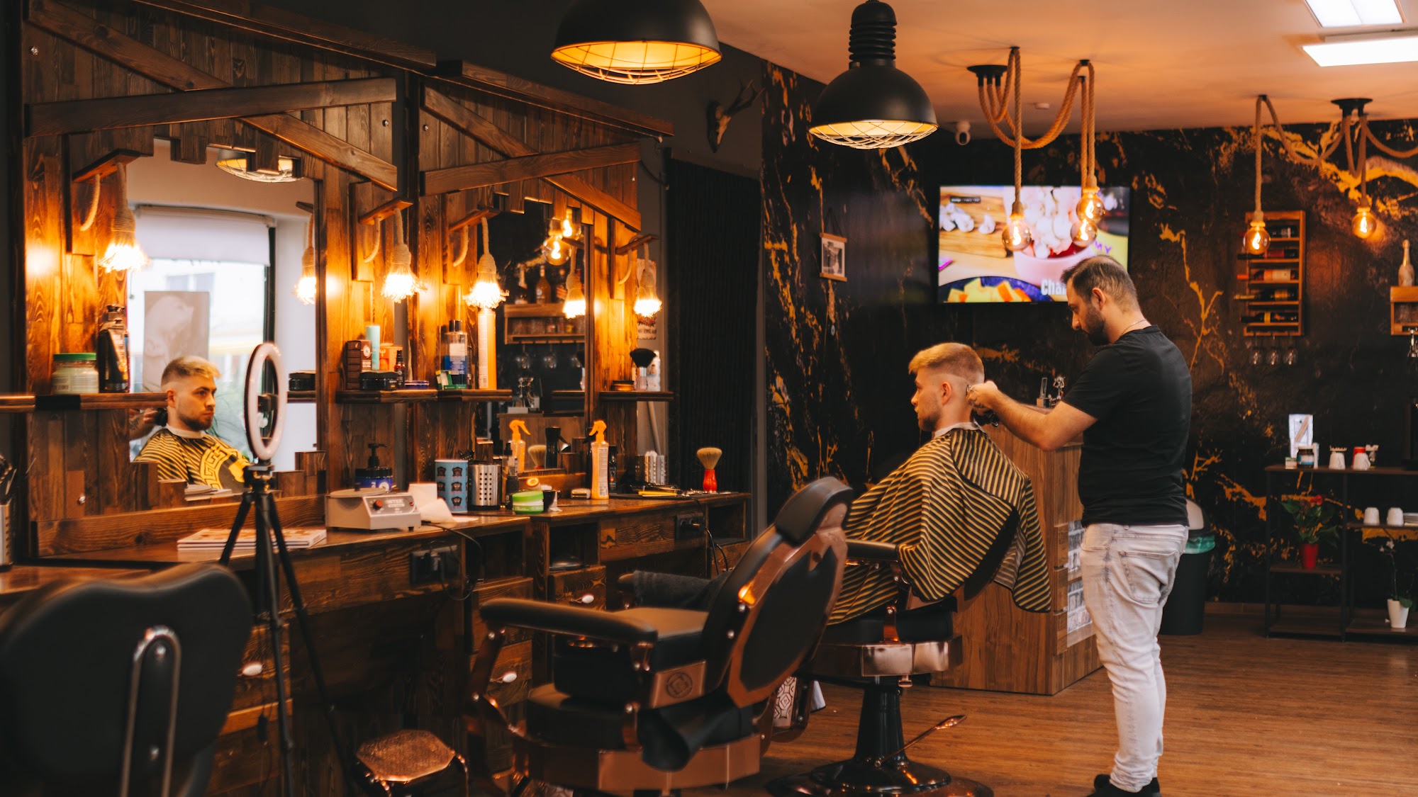 Master Mo , Barber Shop und Friseur